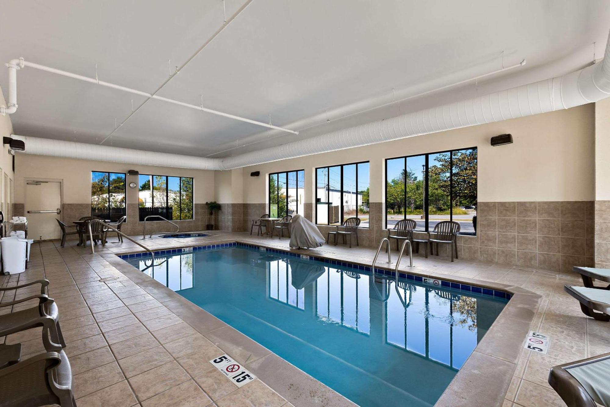 Comfort Inn Powell - Knoxville North Экстерьер фото